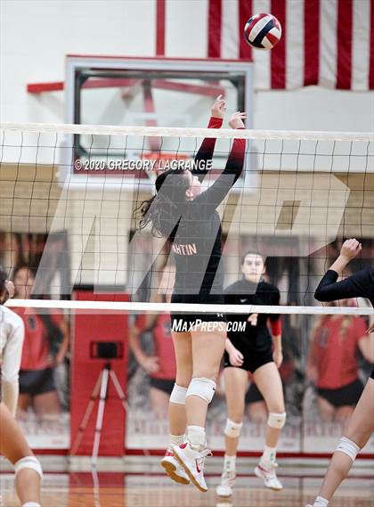 Thumbnail 3 in Lamar vs Martin photogallery.
