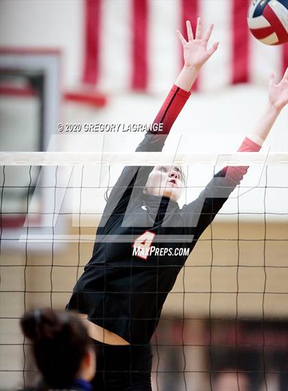 Thumbnail 1 in Lamar vs Martin photogallery.