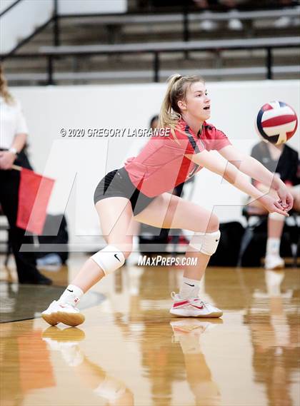 Thumbnail 1 in Lamar vs Martin photogallery.