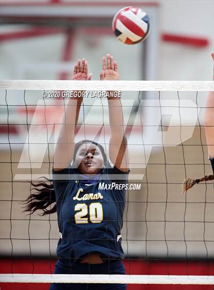 Thumbnail 3 in Lamar vs Martin photogallery.