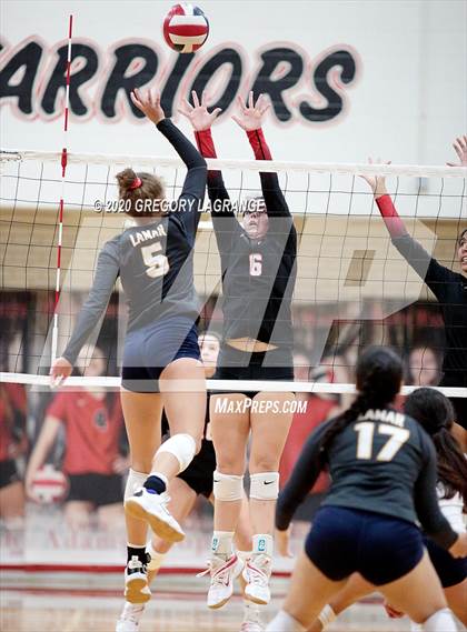 Thumbnail 1 in Lamar vs Martin photogallery.