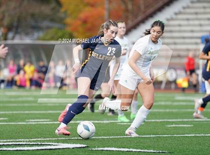 Thumbnail 2 in Bellevue vs Roosevelt (WIAA 3A Semifinal) photogallery.