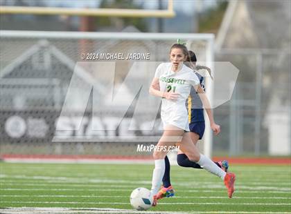 Thumbnail 1 in Bellevue vs Roosevelt (WIAA 3A Semifinal) photogallery.