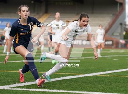 Thumbnail 2 in Bellevue vs Roosevelt (WIAA 3A Semifinal) photogallery.