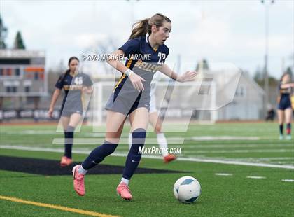 Thumbnail 3 in Bellevue vs Roosevelt (WIAA 3A Semifinal) photogallery.