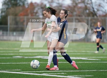 Thumbnail 2 in Bellevue vs Roosevelt (WIAA 3A Semifinal) photogallery.