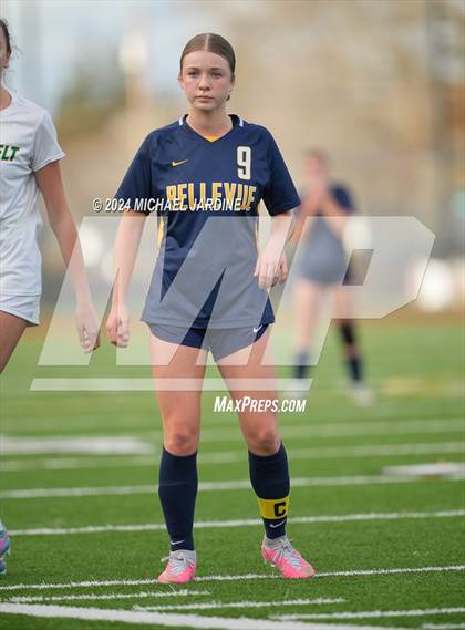 Thumbnail 2 in Bellevue vs Roosevelt (WIAA 3A Semifinal) photogallery.