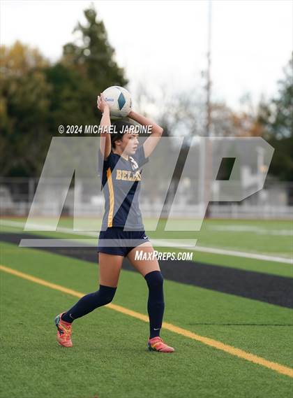 Thumbnail 1 in Bellevue vs Roosevelt (WIAA 3A Semifinal) photogallery.