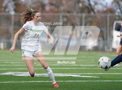 Thumbnail 3 in Bellevue vs Roosevelt (WIAA 3A Semifinal) photogallery.
