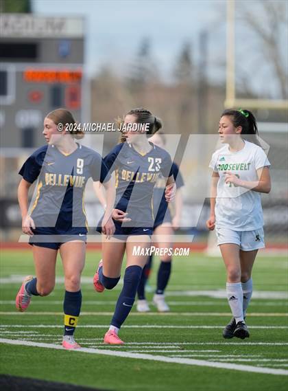 Thumbnail 3 in Bellevue vs Roosevelt (WIAA 3A Semifinal) photogallery.
