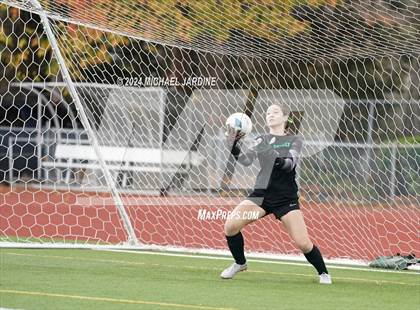 Thumbnail 1 in Bellevue vs Roosevelt (WIAA 3A Semifinal) photogallery.