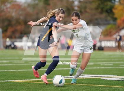 Thumbnail 2 in Bellevue vs Roosevelt (WIAA 3A Semifinal) photogallery.