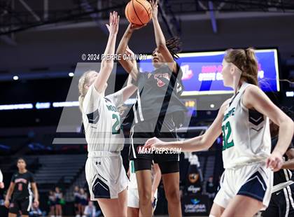 Thumbnail 1 in Woodgrove vs. Hampton (VHSL Class 4 State Final) photogallery.