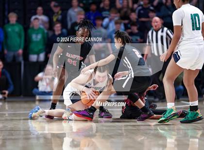 Thumbnail 3 in Woodgrove vs. Hampton (VHSL Class 4 State Final) photogallery.