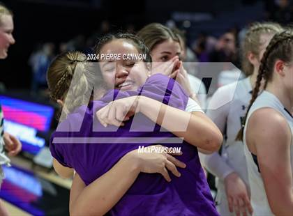 Thumbnail 3 in Woodgrove vs. Hampton (VHSL Class 4 State Final) photogallery.