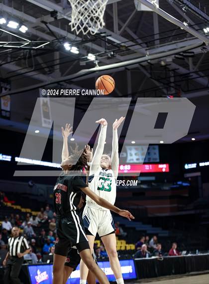 Thumbnail 3 in Woodgrove vs. Hampton (VHSL Class 4 State Final) photogallery.