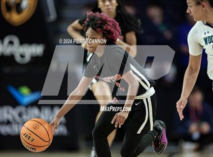Thumbnail 3 in Woodgrove vs. Hampton (VHSL Class 4 State Final) photogallery.