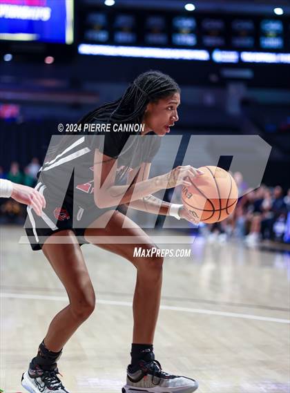 Thumbnail 3 in Woodgrove vs. Hampton (VHSL Class 4 State Final) photogallery.