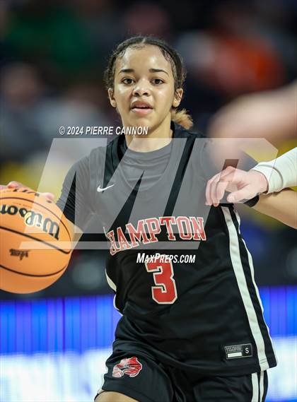 Thumbnail 2 in Woodgrove vs. Hampton (VHSL Class 4 State Final) photogallery.