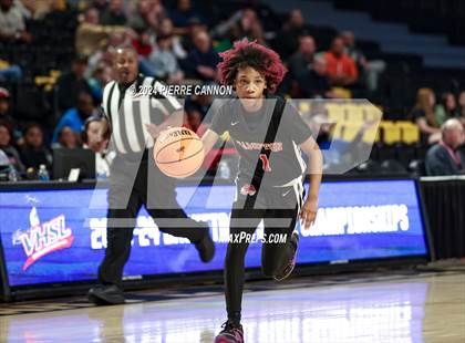 Thumbnail 2 in Woodgrove vs. Hampton (VHSL Class 4 State Final) photogallery.