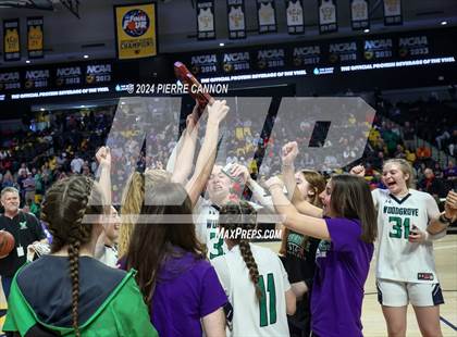 Thumbnail 1 in Woodgrove vs. Hampton (VHSL Class 4 State Final) photogallery.