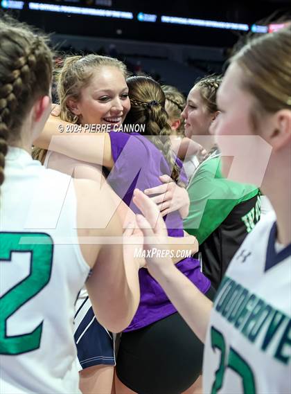 Thumbnail 3 in Woodgrove vs. Hampton (VHSL Class 4 State Final) photogallery.