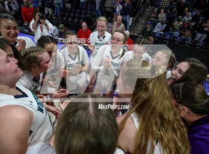 Thumbnail 2 in Woodgrove vs. Hampton (VHSL Class 4 State Final) photogallery.