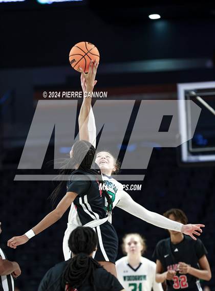 Thumbnail 1 in Woodgrove vs. Hampton (VHSL Class 4 State Final) photogallery.