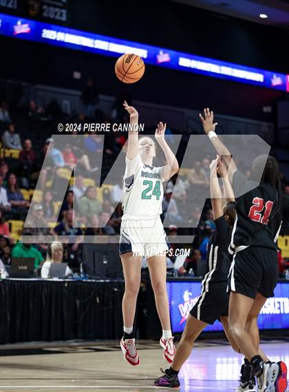 Thumbnail 2 in Woodgrove vs. Hampton (VHSL Class 4 State Final) photogallery.