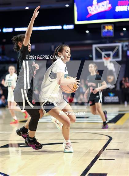 Thumbnail 3 in Woodgrove vs. Hampton (VHSL Class 4 State Final) photogallery.