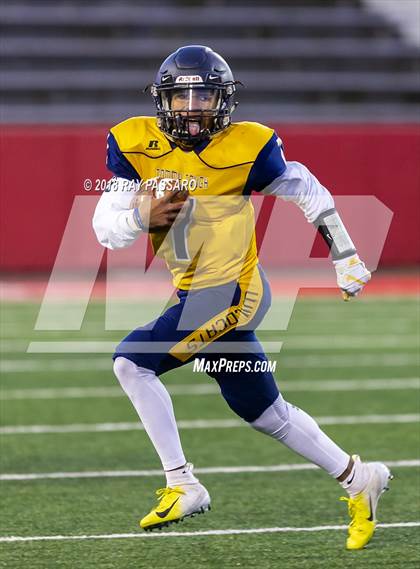 Thumbnail 2 in Shoreham-Wading River vs. Cold Spring Harbor (Long Island Class IV Championship) photogallery.