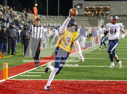 Thumbnail 3 in Shoreham-Wading River vs. Cold Spring Harbor (Long Island Class IV Championship) photogallery.