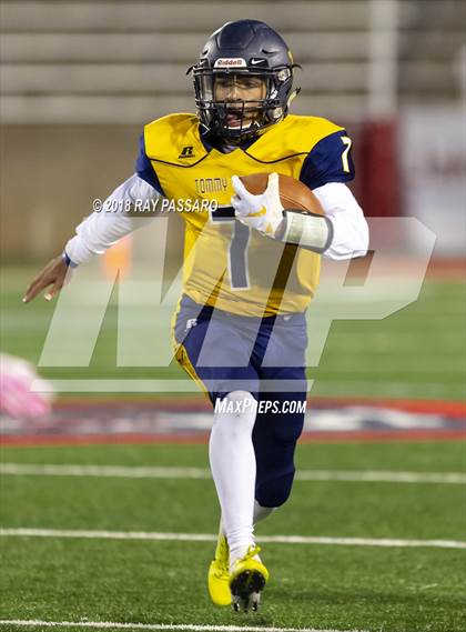 Thumbnail 3 in Shoreham-Wading River vs. Cold Spring Harbor (Long Island Class IV Championship) photogallery.