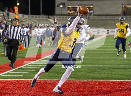 Thumbnail 2 in Shoreham-Wading River vs. Cold Spring Harbor (Long Island Class IV Championship) photogallery.