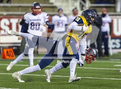 Thumbnail 2 in Shoreham-Wading River vs. Cold Spring Harbor (Long Island Class IV Championship) photogallery.
