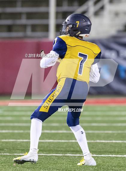 Thumbnail 3 in Shoreham-Wading River vs. Cold Spring Harbor (Long Island Class IV Championship) photogallery.