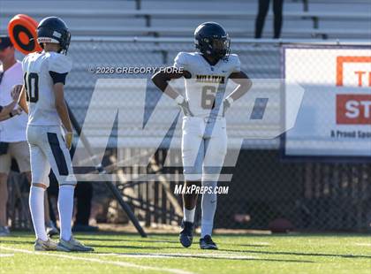 Thumbnail 2 in JV: Notre Dame (SO) @ Millikan photogallery.