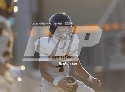 Thumbnail 1 in JV: Notre Dame (SO) @ Millikan photogallery.