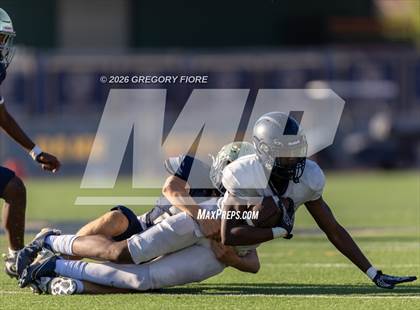 Thumbnail 1 in JV: Notre Dame (SO) @ Millikan photogallery.