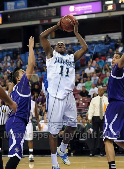 Thumbnail 3 in St. Augustine vs. Sacred Heart Cathedral (CIF State D3 Final) photogallery.