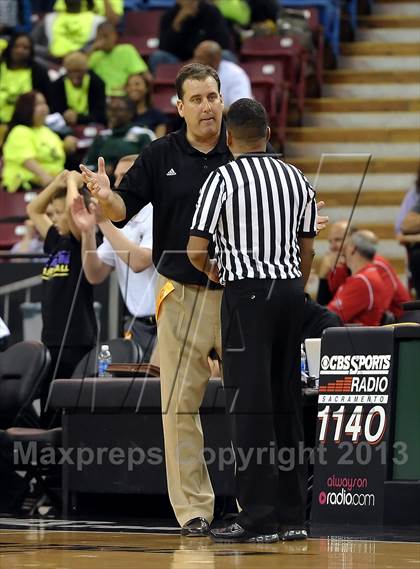 Thumbnail 2 in St. Augustine vs. Sacred Heart Cathedral (CIF State D3 Final) photogallery.