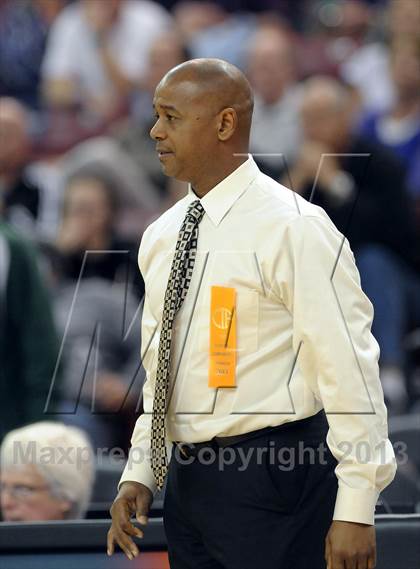 Thumbnail 2 in St. Augustine vs. Sacred Heart Cathedral (CIF State D3 Final) photogallery.