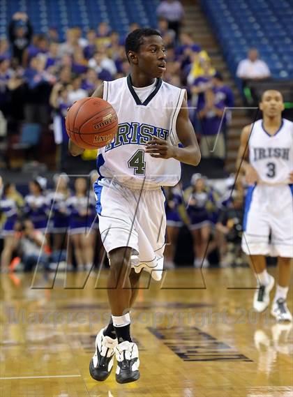 Thumbnail 2 in St. Augustine vs. Sacred Heart Cathedral (CIF State D3 Final) photogallery.