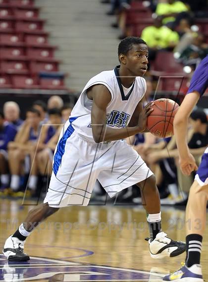Thumbnail 1 in St. Augustine vs. Sacred Heart Cathedral (CIF State D3 Final) photogallery.