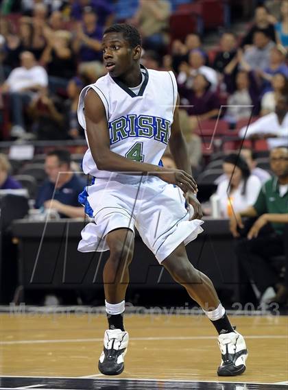 Thumbnail 2 in St. Augustine vs. Sacred Heart Cathedral (CIF State D3 Final) photogallery.
