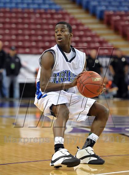 Thumbnail 2 in St. Augustine vs. Sacred Heart Cathedral (CIF State D3 Final) photogallery.