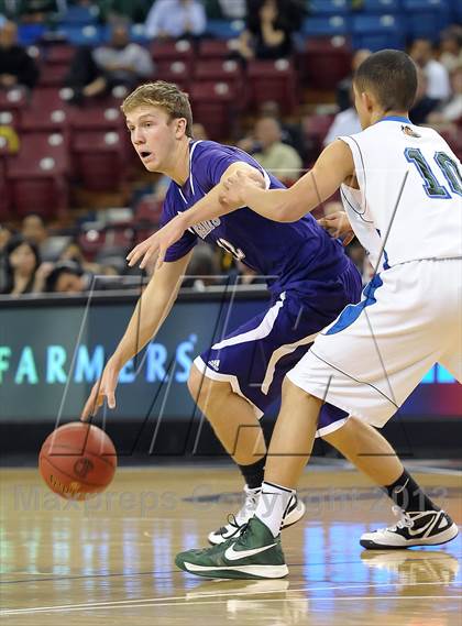 Thumbnail 1 in St. Augustine vs. Sacred Heart Cathedral (CIF State D3 Final) photogallery.