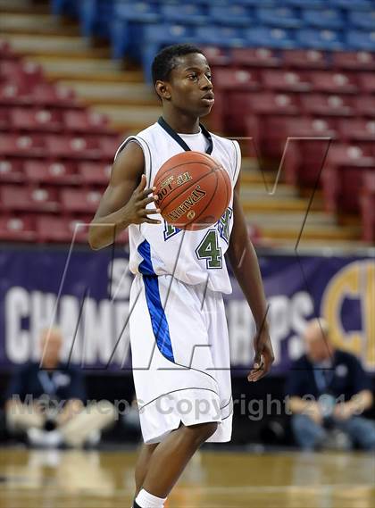 Thumbnail 3 in St. Augustine vs. Sacred Heart Cathedral (CIF State D3 Final) photogallery.
