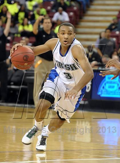 Thumbnail 2 in St. Augustine vs. Sacred Heart Cathedral (CIF State D3 Final) photogallery.