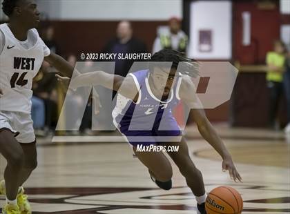 Thumbnail 2 in Collinsville @ Belleville West photogallery.